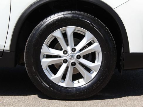 Used 2015 Nissan Rogue SV w/ SV Premium Package image 23