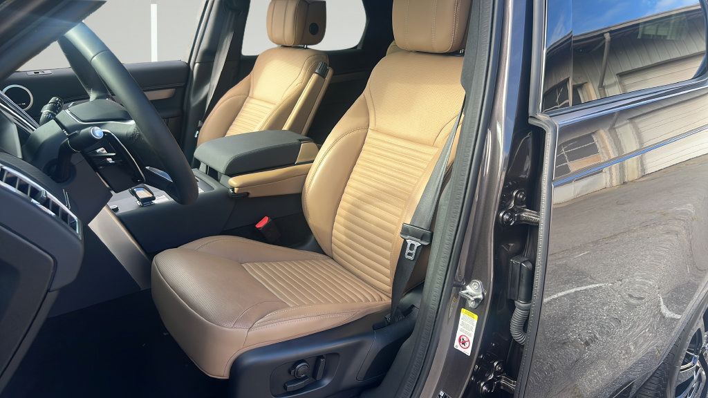 Used 2025 Land Rover Discovery Dynamic SE AWD/4WD image 13