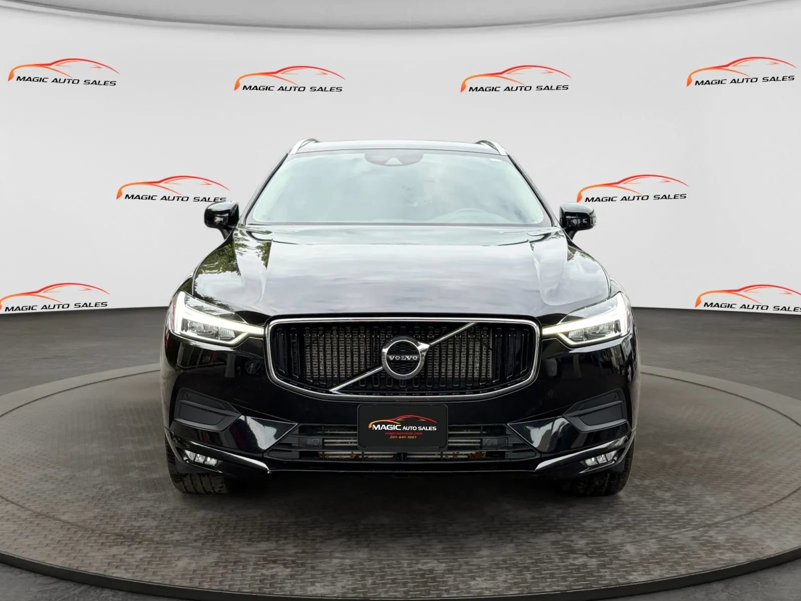 Used 2021 Volvo XC60 T5 Momentum w/ Protection Package Premier AWD/4WD image 3