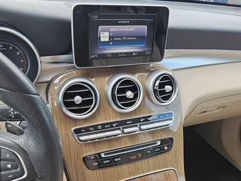 Used 2018 Mercedes-Benz GLC 300 4MATIC image 12