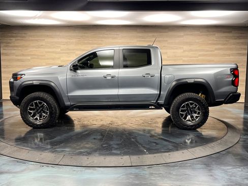 Used 2024 Chevrolet Colorado ZR2 w/ Technology Package AWD/4WD image 17