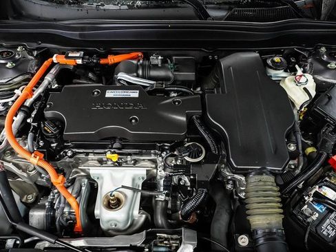 Used 2018 Honda Accord Touring image 25