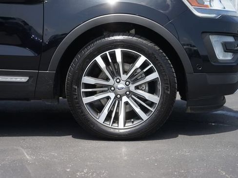 Used 2016 Ford Explorer Platinum AWD/4WD image 4