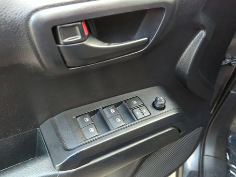 Used 2020 Toyota Tacoma SR w/ SR Convenience Package RWD image 8