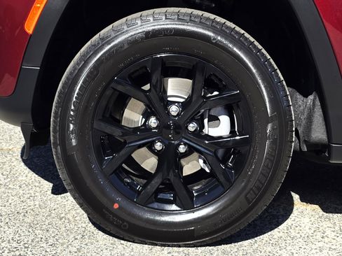 New 2026 Jeep Grand Cherokee Altitude image 9