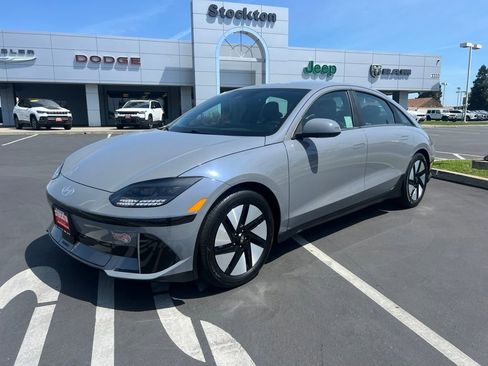 Used 2024 Hyundai Ioniq 6 SE RWD image 5