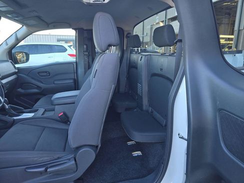Used 2024 Nissan Frontier S w/ Technology Package image 23