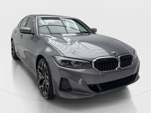 Used 2026 BMW 330i Sedan RWD image 2