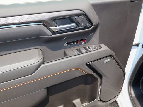 New 2026 GMC Sierra 1500 AT4 w/ AT4 Premium Package AWD/4WD image 8