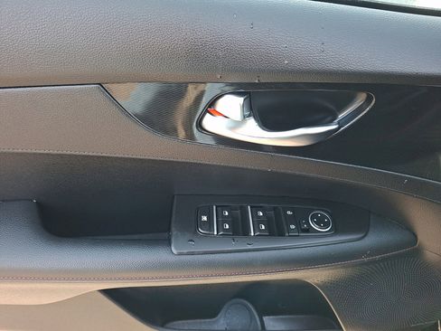 Used 2022 Kia Forte GT image 24