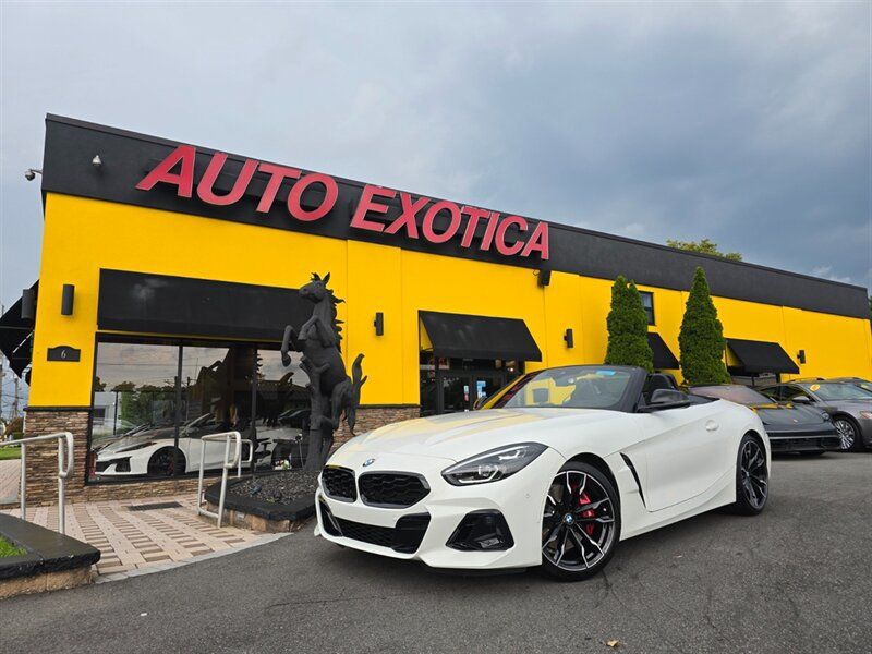 Used 2025 BMW Z4 M40i w/ Edition RWD image 1