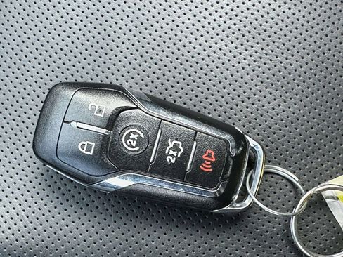 Used 2016 Lincoln MKC Reserve w/ Lincoln MKC Climate Package AWD/4WD image 23