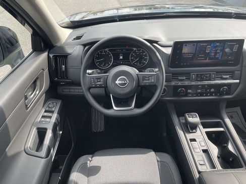 New 2026 Nissan Pathfinder S image 11