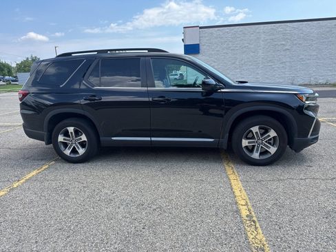 Used 2024 Honda Pilot EX-L image 2