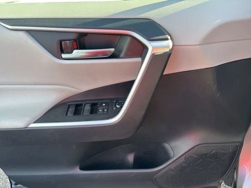 Used 2021 Toyota RAV4 XLE image 11