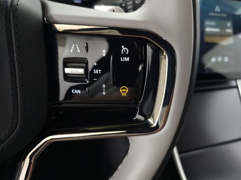Certified 2026 Land Rover Range Rover Velar Dynamic SE AWD/4WD image 22