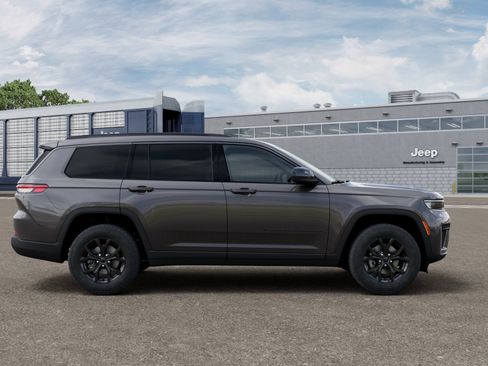 New 2026 Jeep Grand Cherokee L Laredo image 12