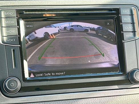 Used 2017 Volkswagen Tiguan S image 13