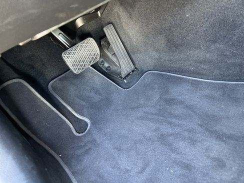 Used 2025 Mercedes-Benz C 300 Sedan image 17