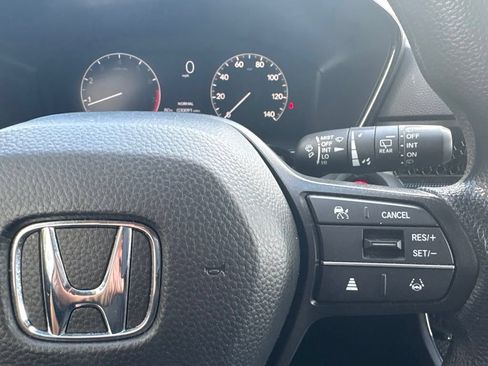 Used 2025 Honda CR-V EX image 11