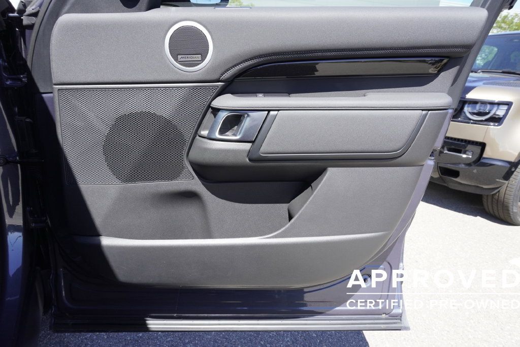 Used 2025 Land Rover Discovery S AWD/4WD image 21
