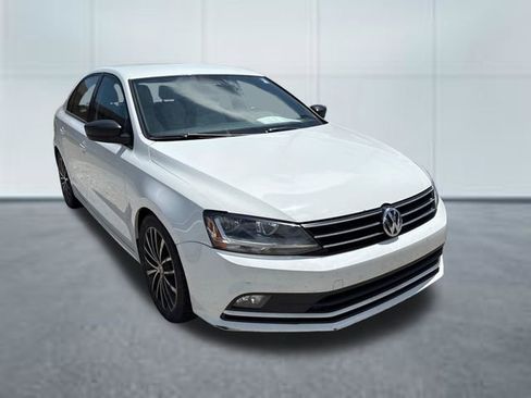 Used 2017 Volkswagen Jetta Sport FWD image 5