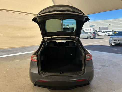 Used 2021 Tesla Model Y Long Range image 7