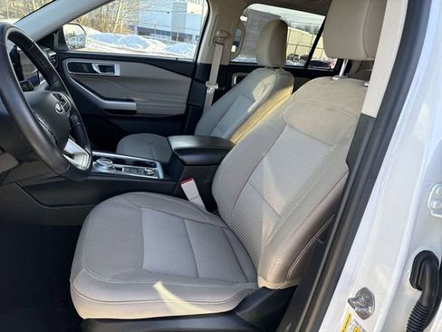 Used 2022 Ford Explorer XLT image 15