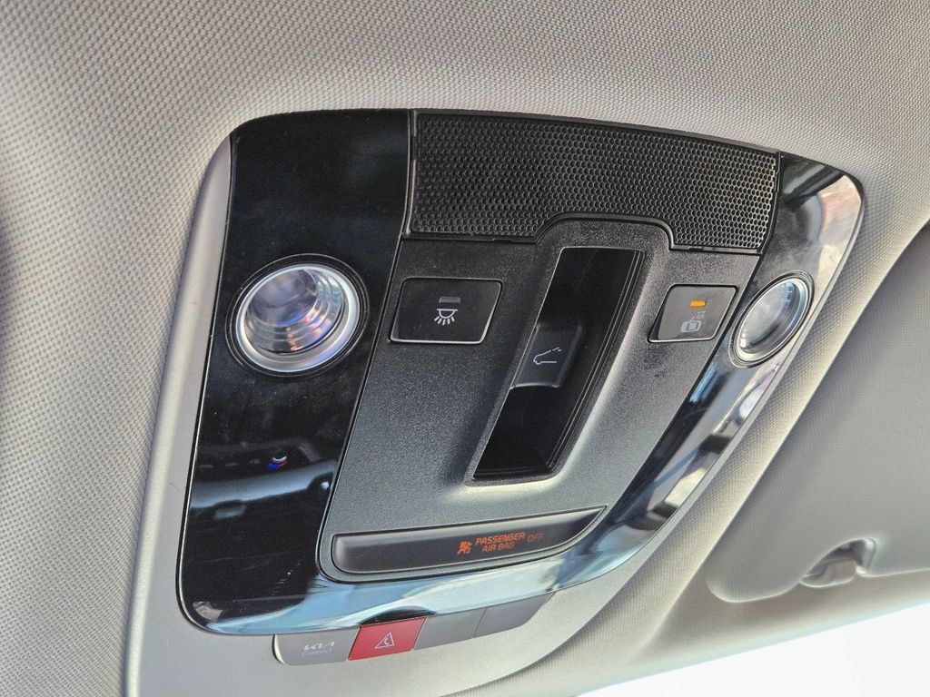 Used 2025 Kia Sportage SX FWD image 32