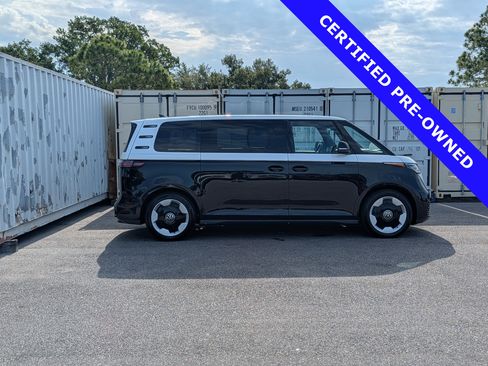 Used 2025 Volkswagen ID. Buzz Pro S RWD image 3
