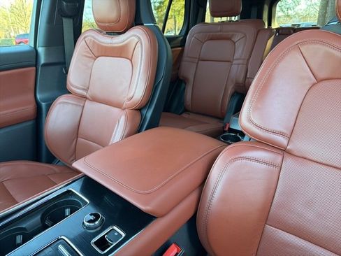Used 2025 Lincoln Aviator Reserve w/ Equipment Group 201A image 21