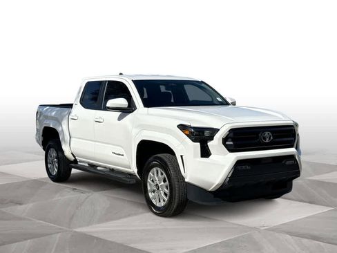 Used 2024 Toyota Tacoma SR5 image 2