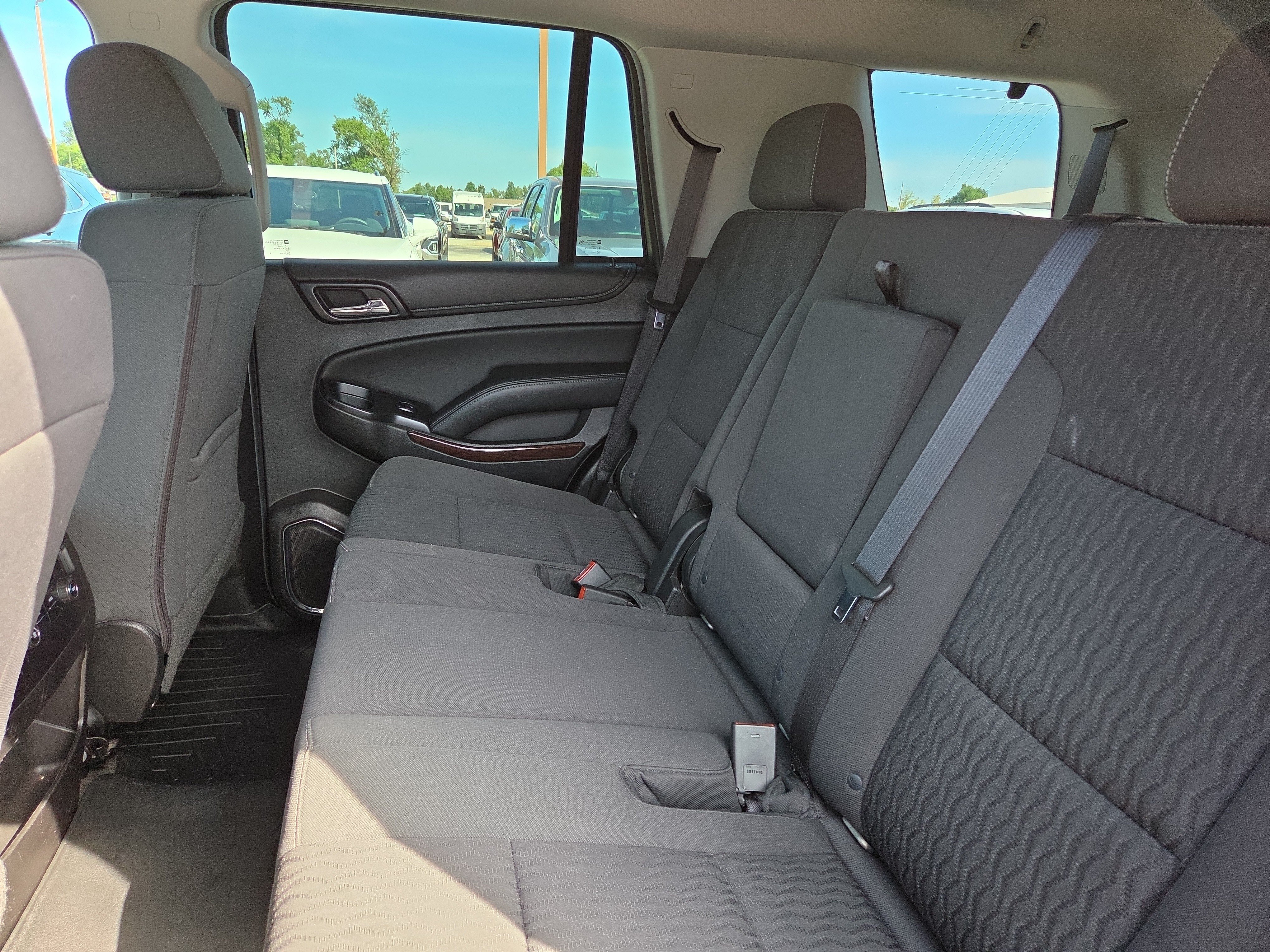 Used 2018 GMC Yukon SLE w/ SLE Value Package AWD/4WD image 6