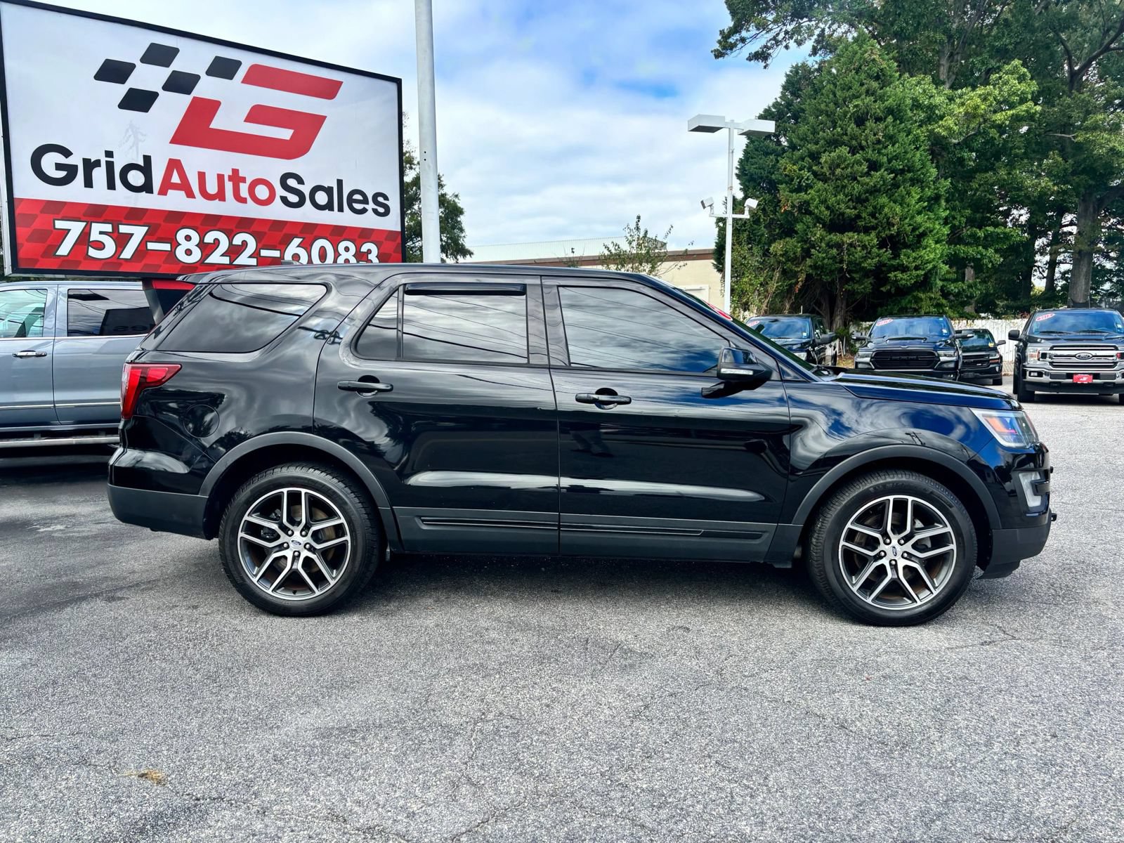 Used 2016 Ford Explorer Sport w/ Equipment Group 401A AWD/4WD image 2