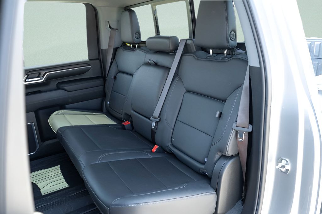 Used 2024 GMC Sierra 2500 SLT w/ SLT Premium Package AWD/4WD image 16