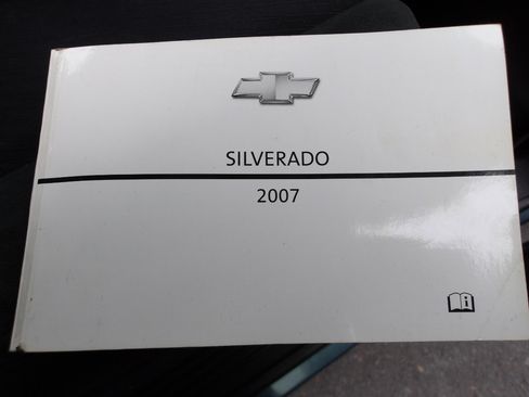 Used 2007 Chevrolet Silverado 2500 LT w/ 2LT Convenience Package image 23