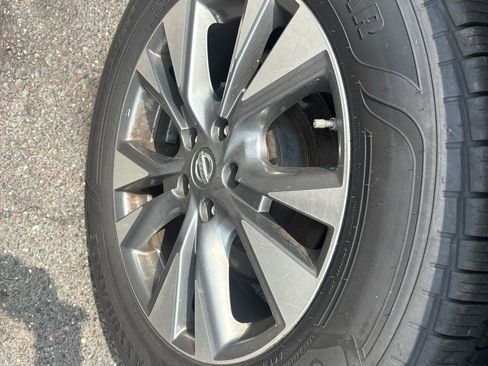 Used 2015 Nissan Murano S FWD image 18