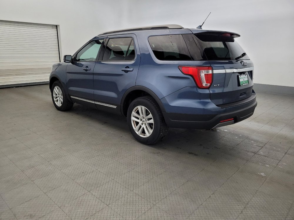 Used 2019 Ford Explorer XLT w/ Equipment Group 202A AWD/4WD image 3