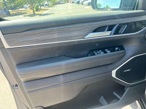 Used 2024 Jeep Wagoneer L Series II w/ Flexible Seating Group image 14