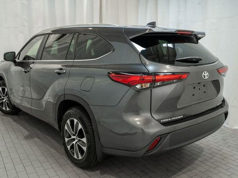 Certified 2023 Toyota Highlander XLE image 3