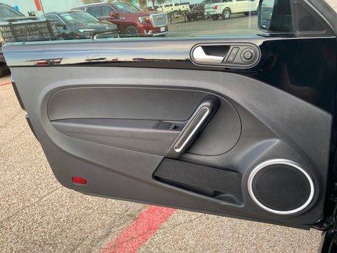 Used 2019 Volkswagen Beetle 2.0T S image 30