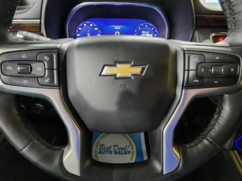 Used 2023 Chevrolet Suburban Premier AWD/4WD image 17
