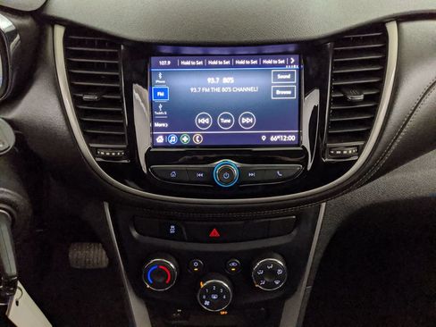 Used 2020 Chevrolet Trax LS w/ Tint and Cruise Package FWD image 8