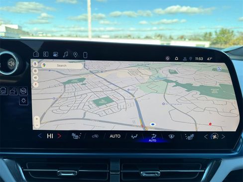 New 2026 Chevrolet Equinox EV LT image 16