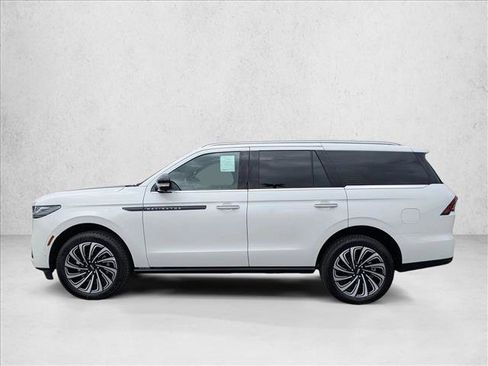 New 2025 Lincoln Navigator Black Label AWD/4WD image 5