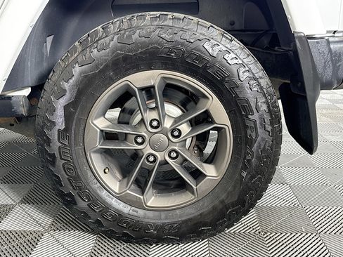 Used 2017 Jeep Wrangler 75th Anniversary image 57