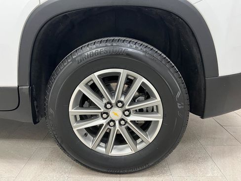 Used 2023 Chevrolet Traverse LT FWD image 58