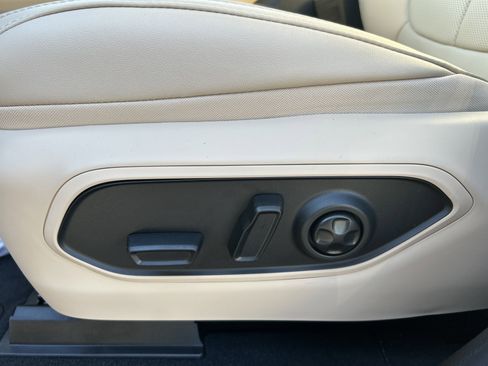 New 2025 Jeep Grand Cherokee Limited w/ Luxury Tech Group II image 14