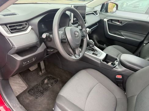 Used 2025 Toyota RAV4 XLE image 18