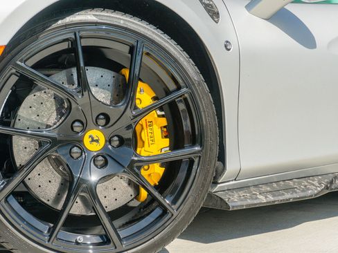 Used 2023 Ferrari F8 Tributo image 28